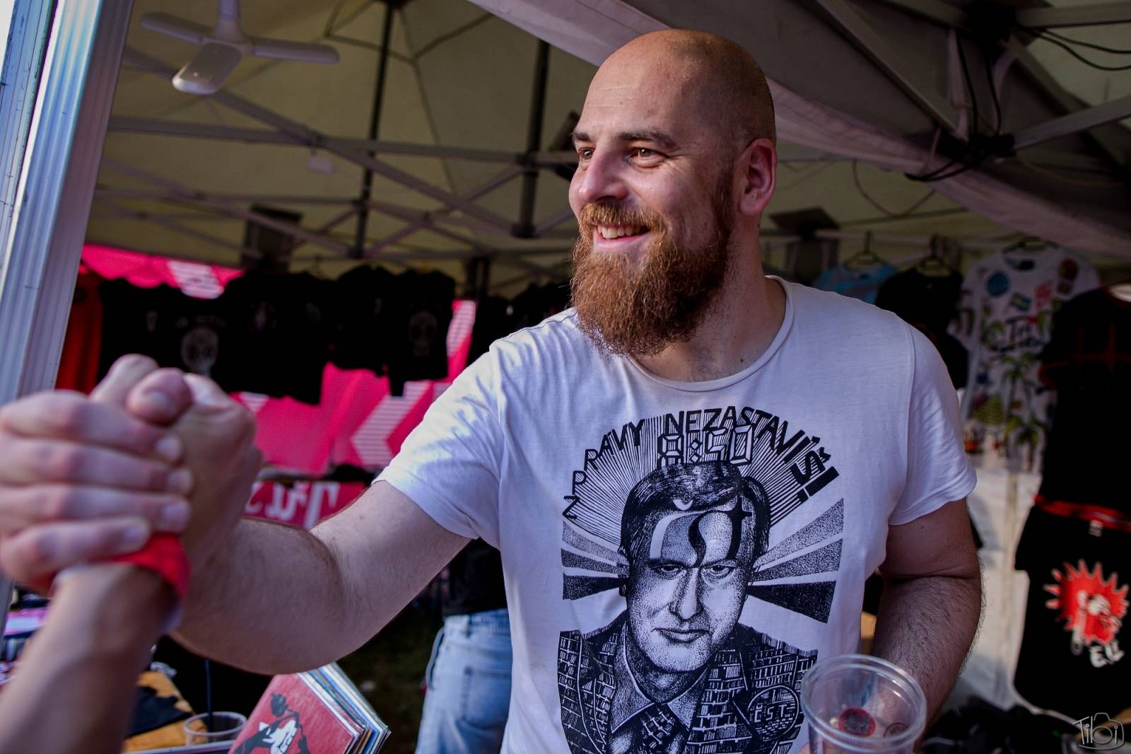 Pod skokanskými můstky v Harrachově se zpívalo. Keltská noc přivezla Tři sestry, Totální nasazení i E!E