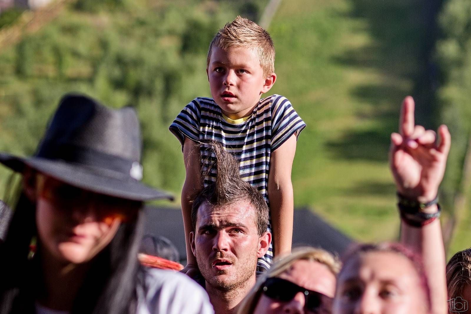 Pod skokanskými můstky v Harrachově se zpívalo. Keltská noc přivezla Tři sestry, Totální nasazení i E!E