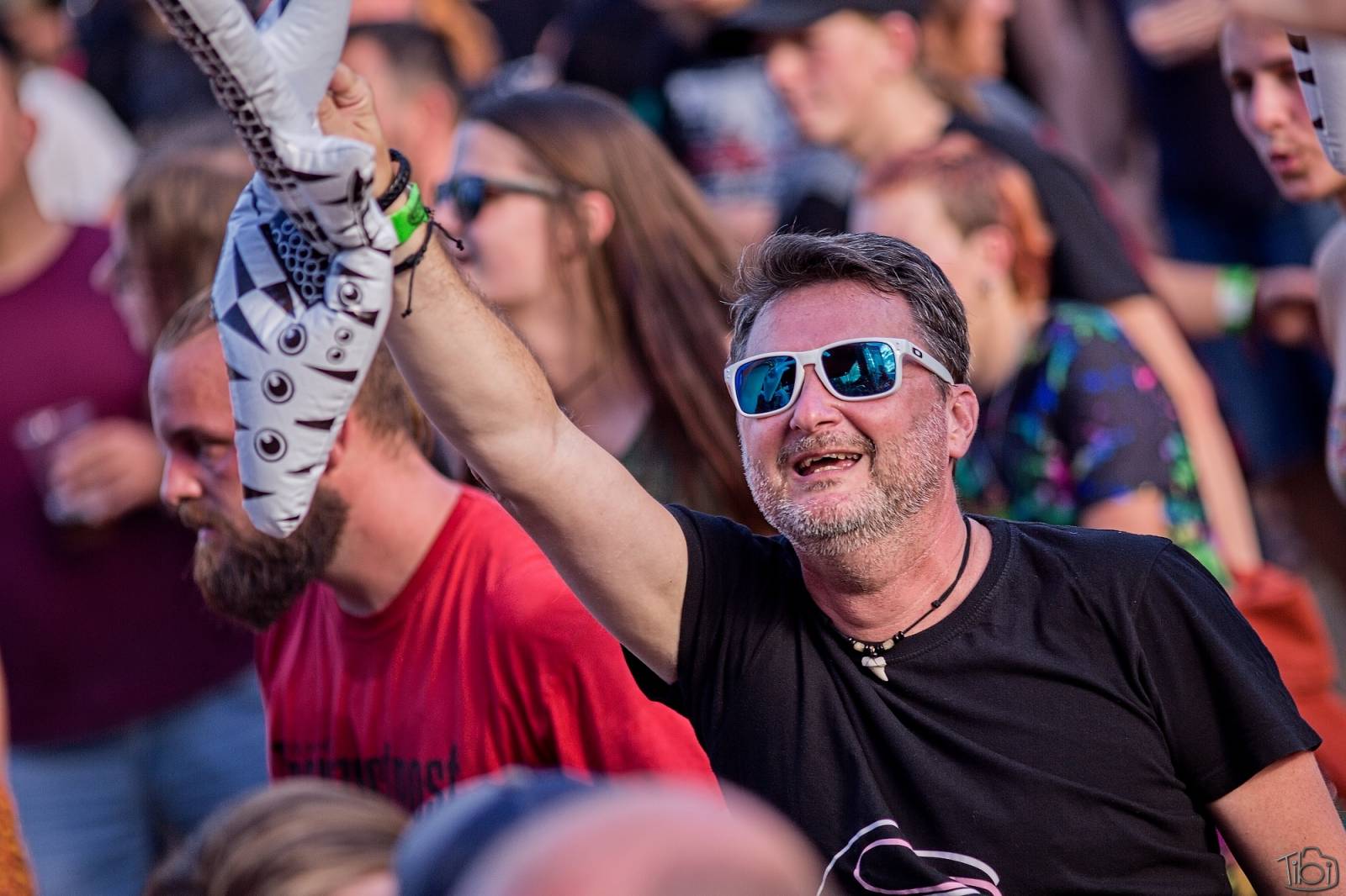 Pod skokanskými můstky v Harrachově se zpívalo. Keltská noc přivezla Tři sestry, Totální nasazení i E!E