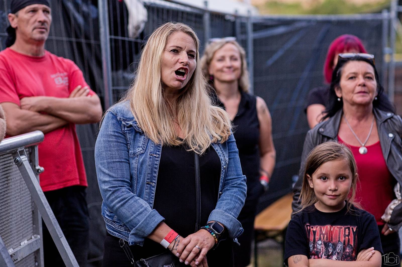 Pod skokanskými můstky v Harrachově se zpívalo. Keltská noc přivezla Tři sestry, Totální nasazení i E!E