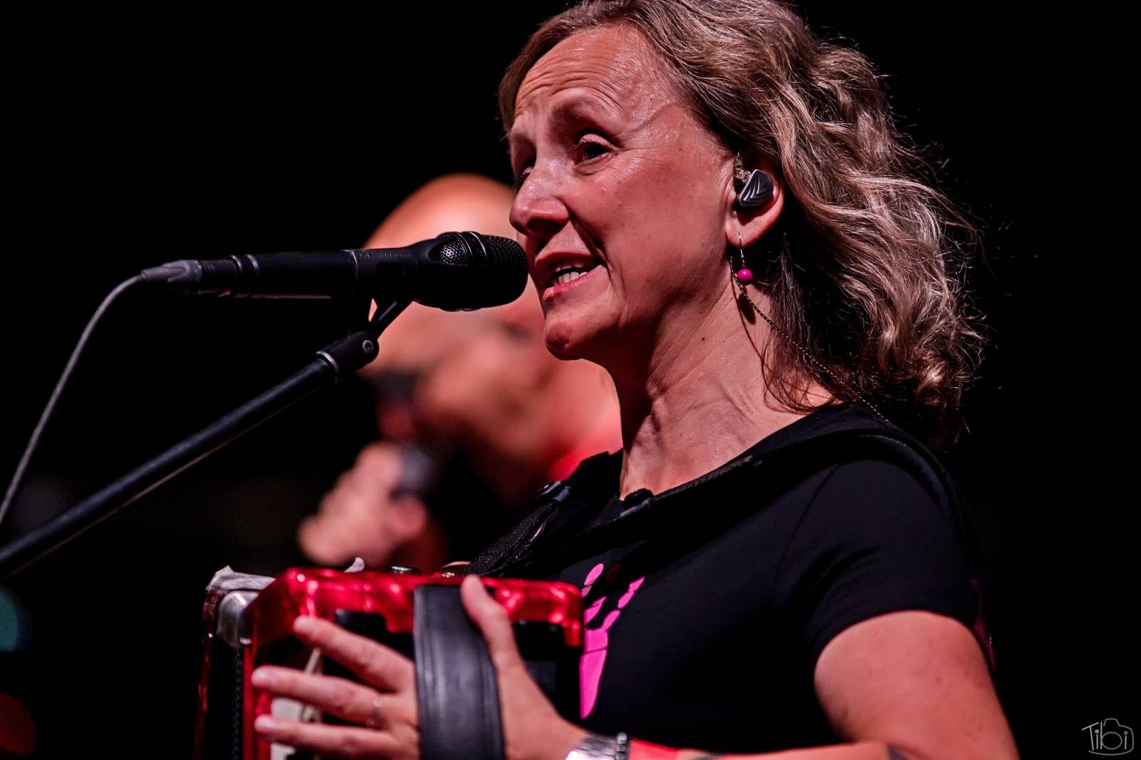 Pod skokanskými můstky v Harrachově se zpívalo. Keltská noc přivezla Tři sestry, Totální nasazení i E!E