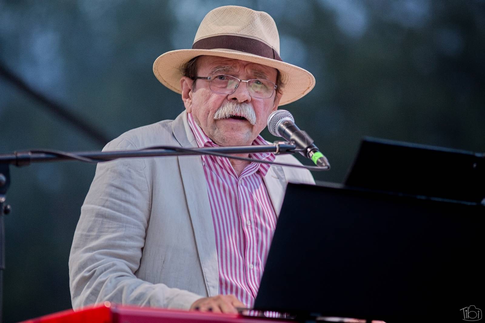 Pod skokanskými můstky v Harrachově se zpívalo. Keltská noc přivezla Tři sestry, Totální nasazení i E!E