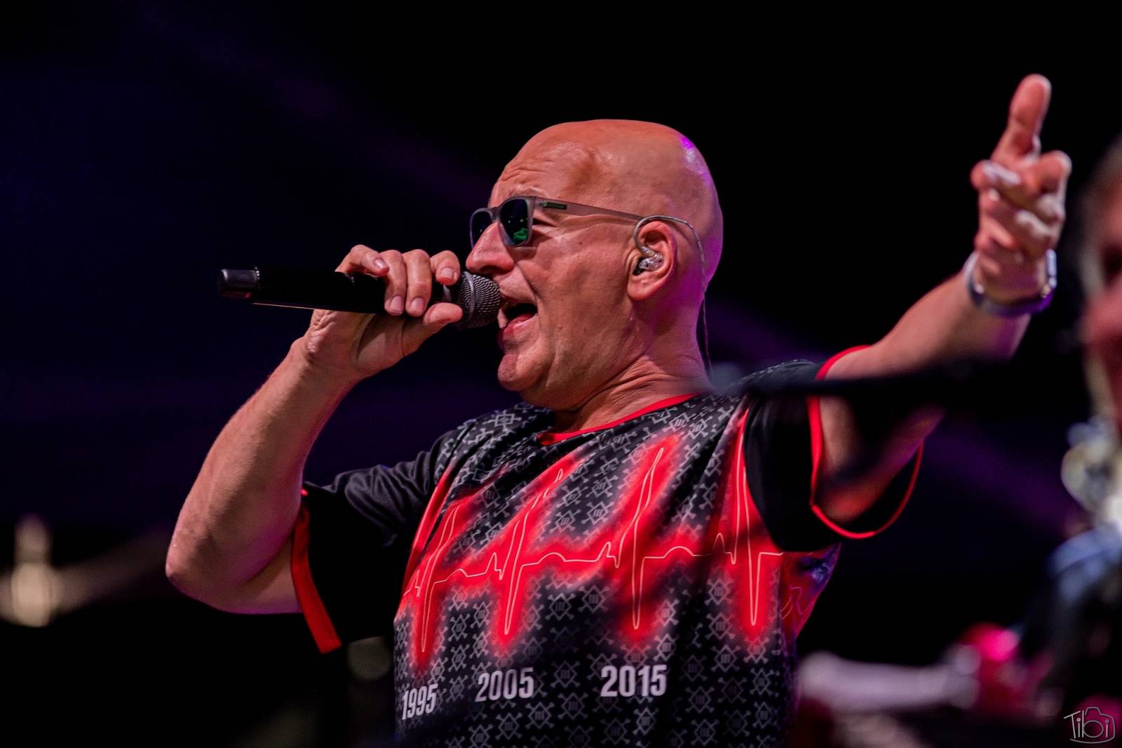 Pod skokanskými můstky v Harrachově se zpívalo. Keltská noc přivezla Tři sestry, Totální nasazení i E!E