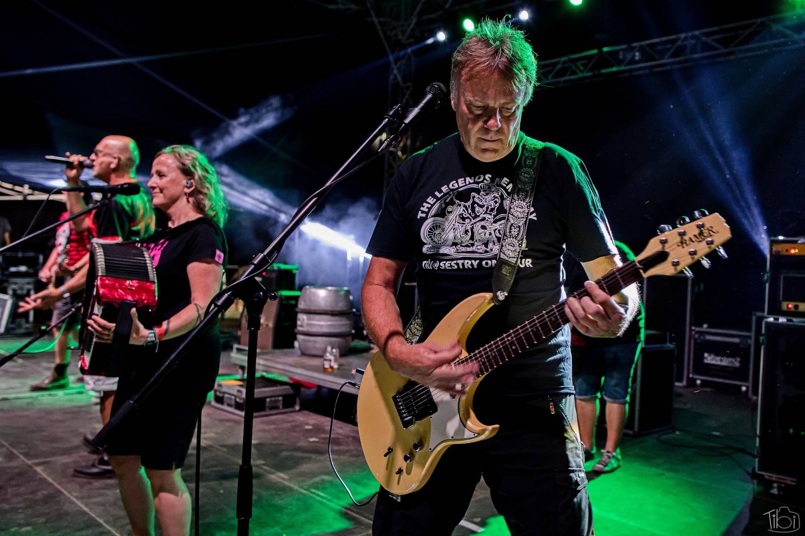 Pod skokanskými můstky v Harrachově se zpívalo. Keltská noc přivezla Tři sestry, Totální nasazení i E!E