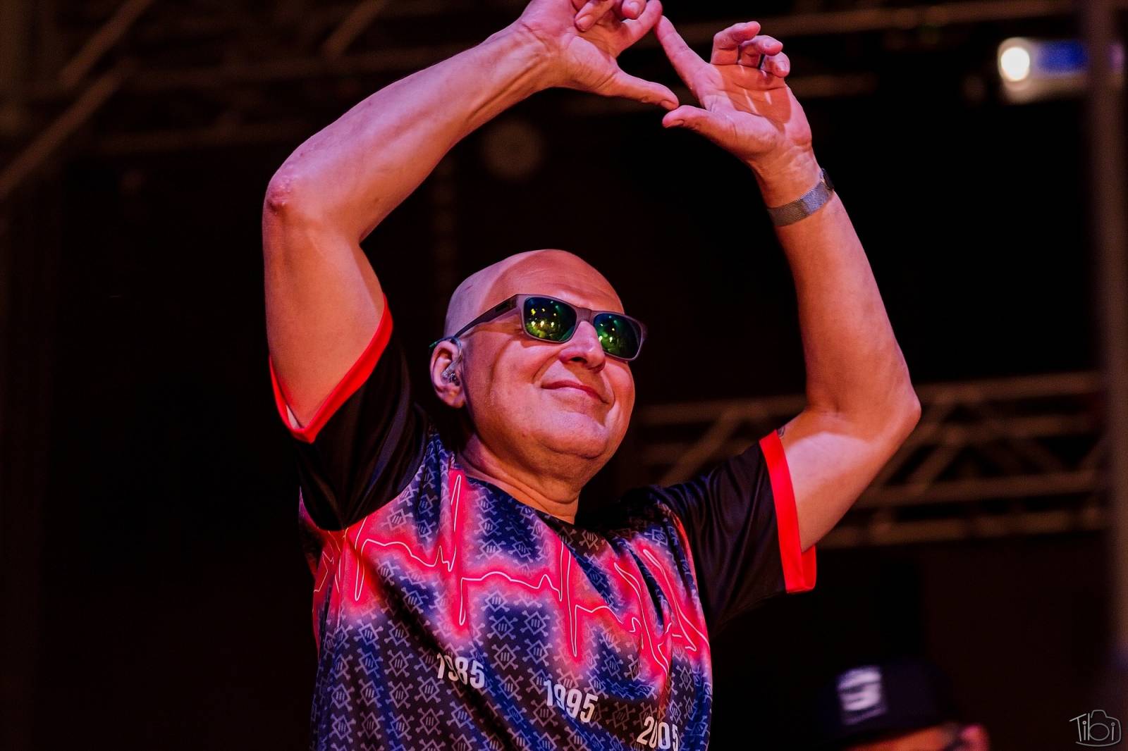 Pod skokanskými můstky v Harrachově se zpívalo. Keltská noc přivezla Tři sestry, Totální nasazení i E!E