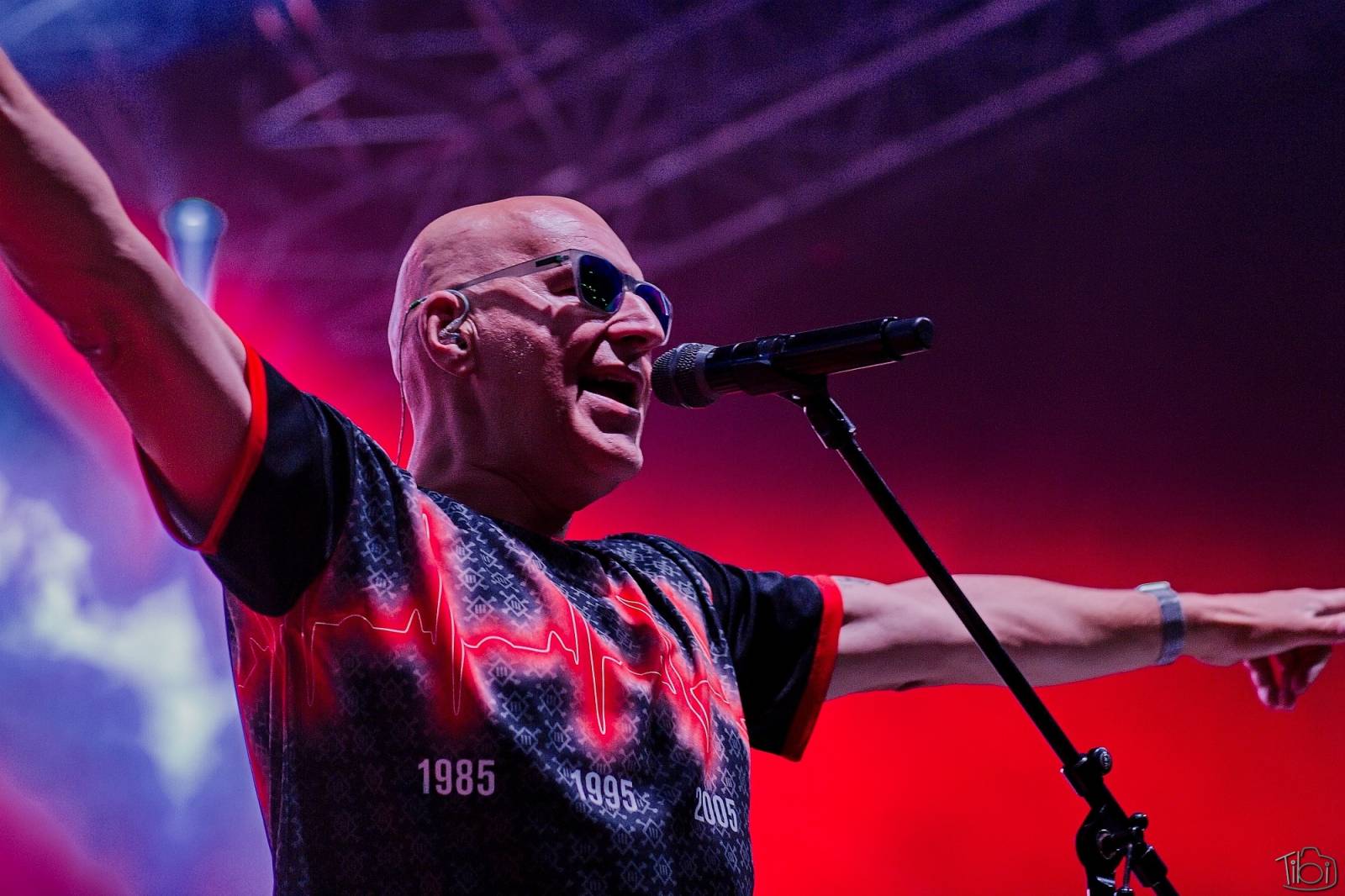 Pod skokanskými můstky v Harrachově se zpívalo. Keltská noc přivezla Tři sestry, Totální nasazení i E!E