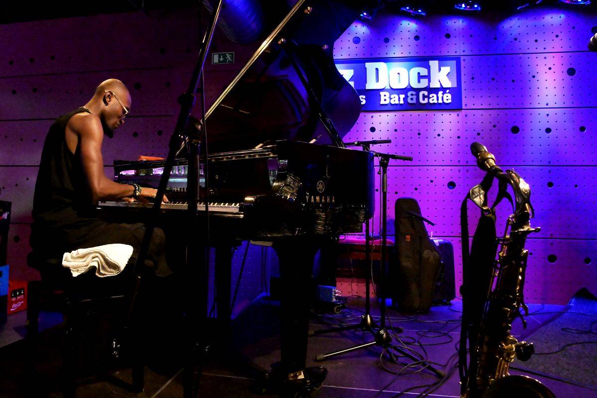 Saxofonista Isaiah Collier zavítal do pražského Jazz Docku