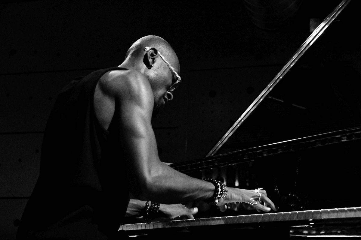 Saxofonista Isaiah Collier zavítal do pražského Jazz Docku