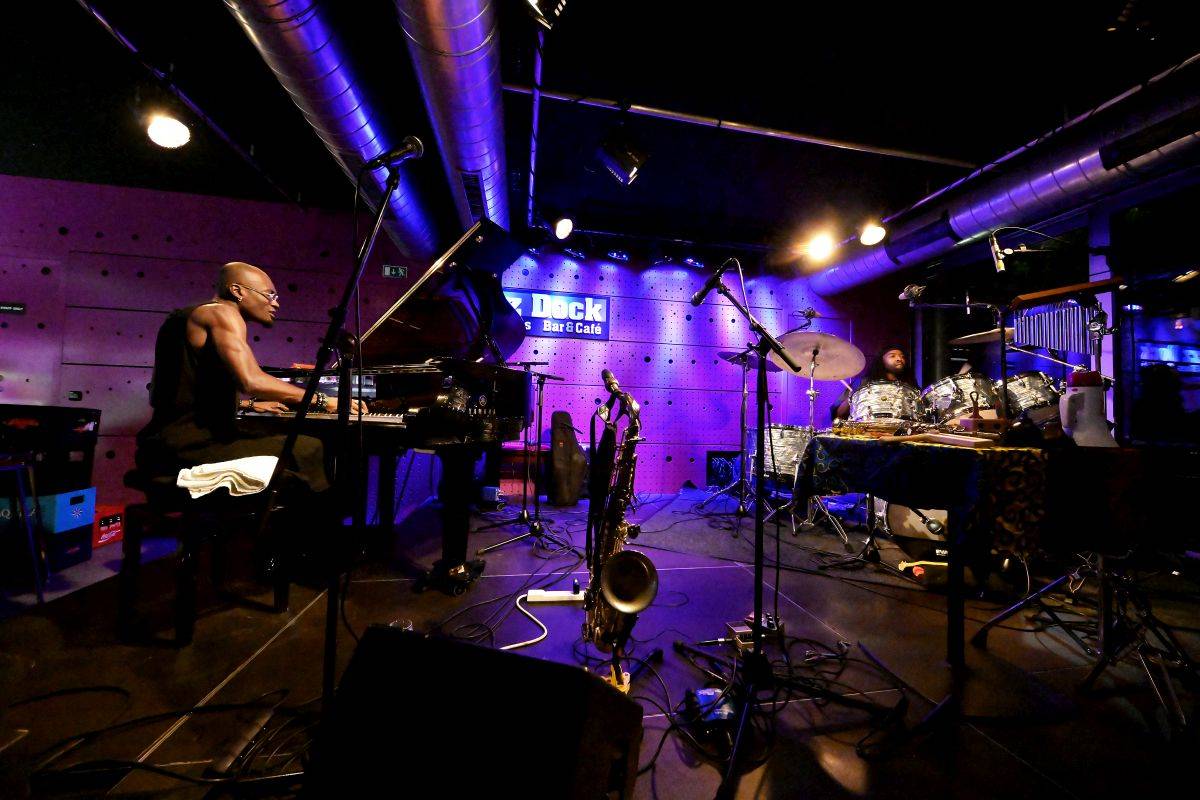 Saxofonista Isaiah Collier zavítal do pražského Jazz Docku