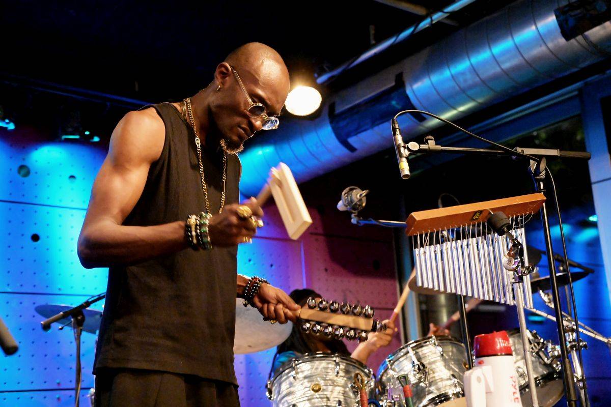 Saxofonista Isaiah Collier zavítal do pražského Jazz Docku