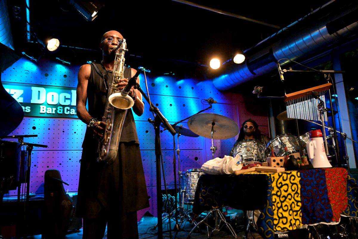 Saxofonista Isaiah Collier zavítal do pražského Jazz Docku