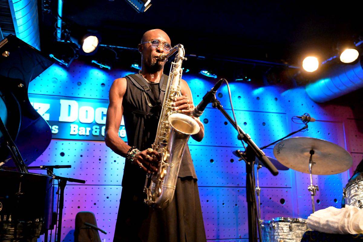 Saxofonista Isaiah Collier zavítal do pražského Jazz Docku