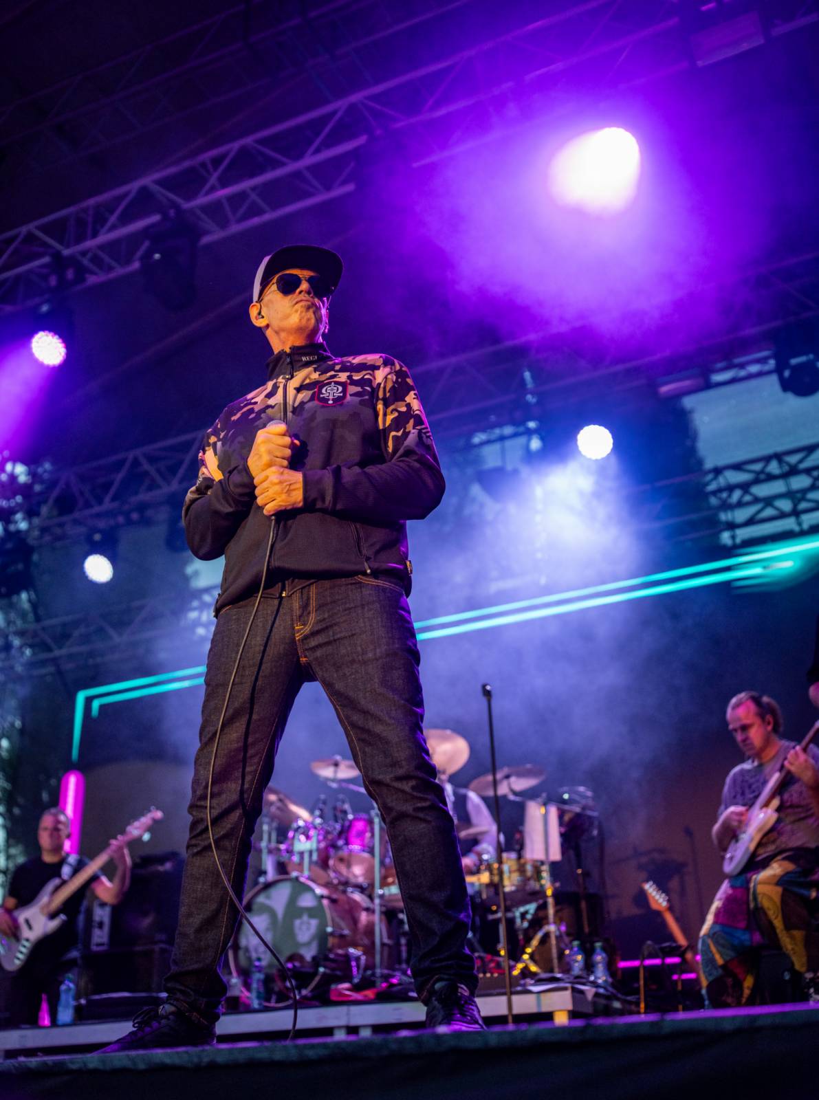 J.A.R.ům křtily v Ledárnách desku jejich děti