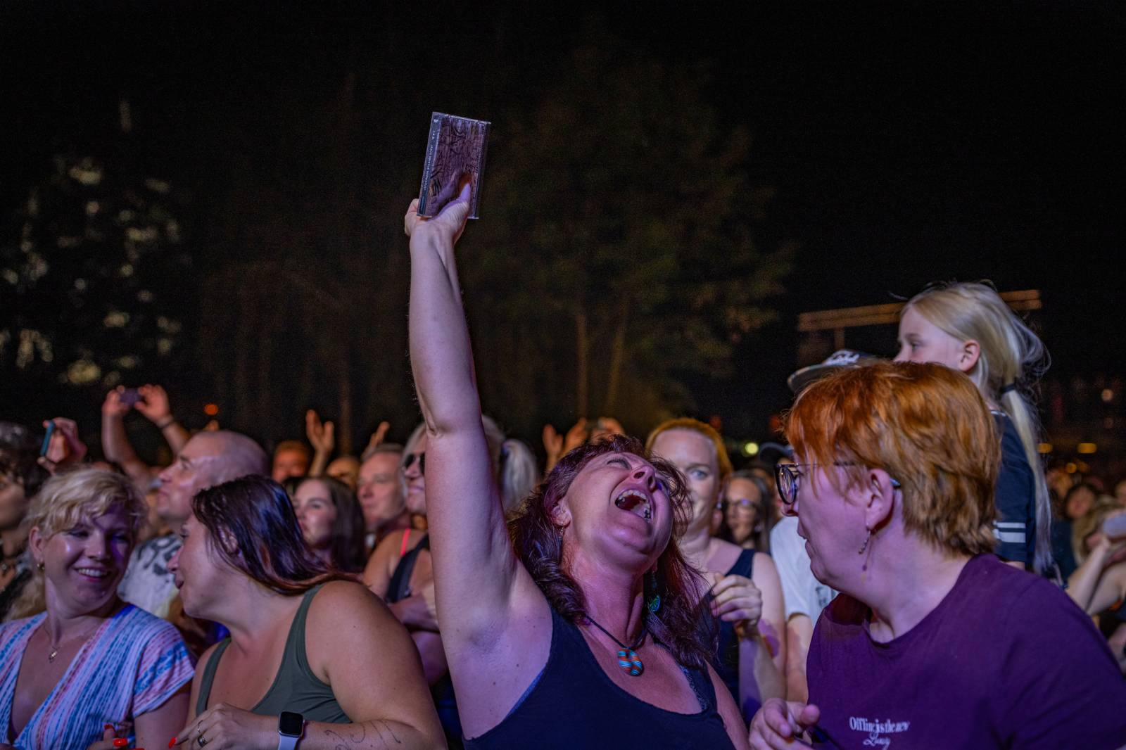 J.A.R.ům křtily v Ledárnách desku jejich děti