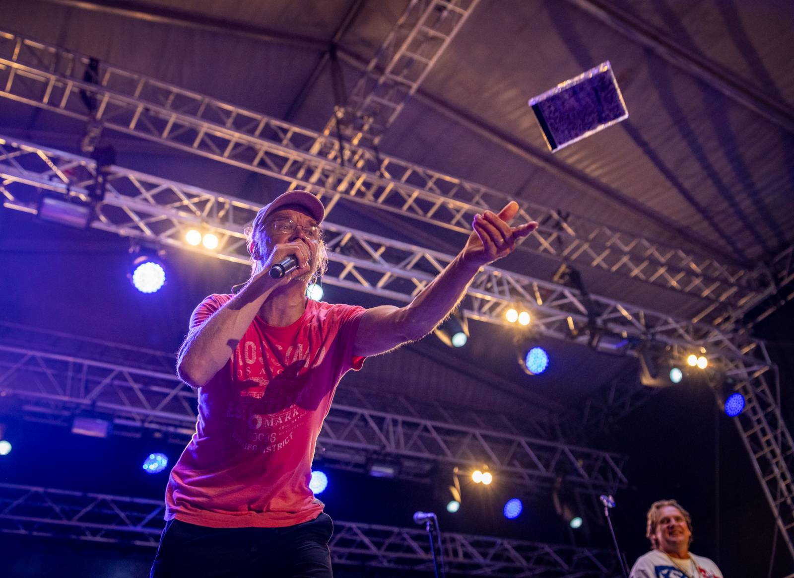 J.A.R.ům křtily v Ledárnách desku jejich děti