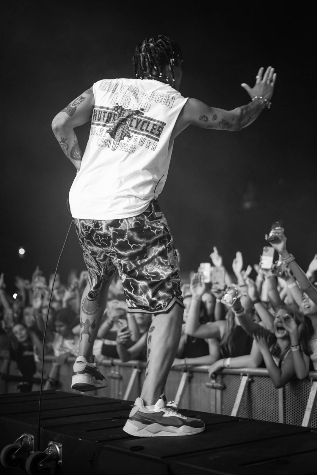 Kulturní léto v Karlových Varech vrcholí, Ben Cristovao rozjel show plnou energie