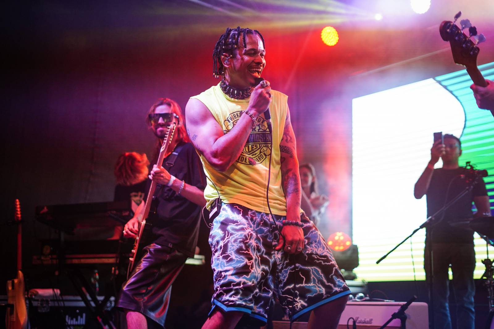 Kulturní léto v Karlových Varech vrcholí, Ben Cristovao rozjel show plnou energie