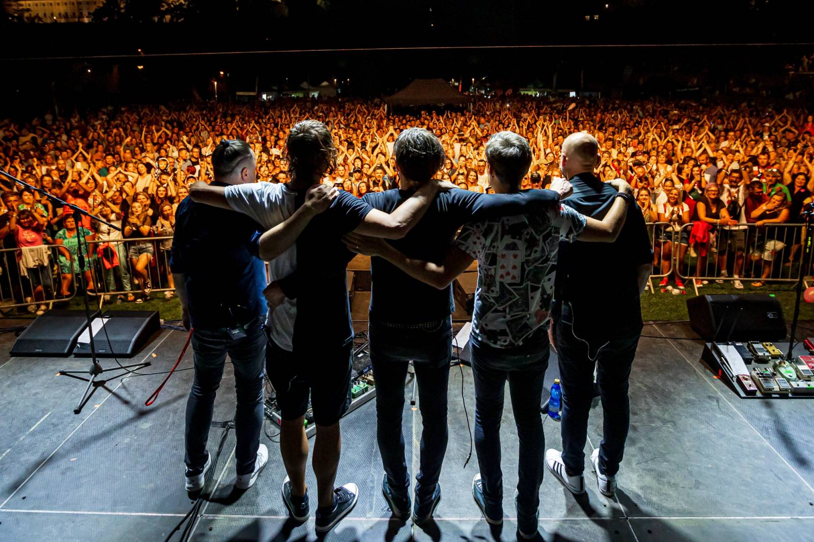 Chinaski v Kutné Hoře neplýtvali slovy, předskakovala jim Martyho Banda