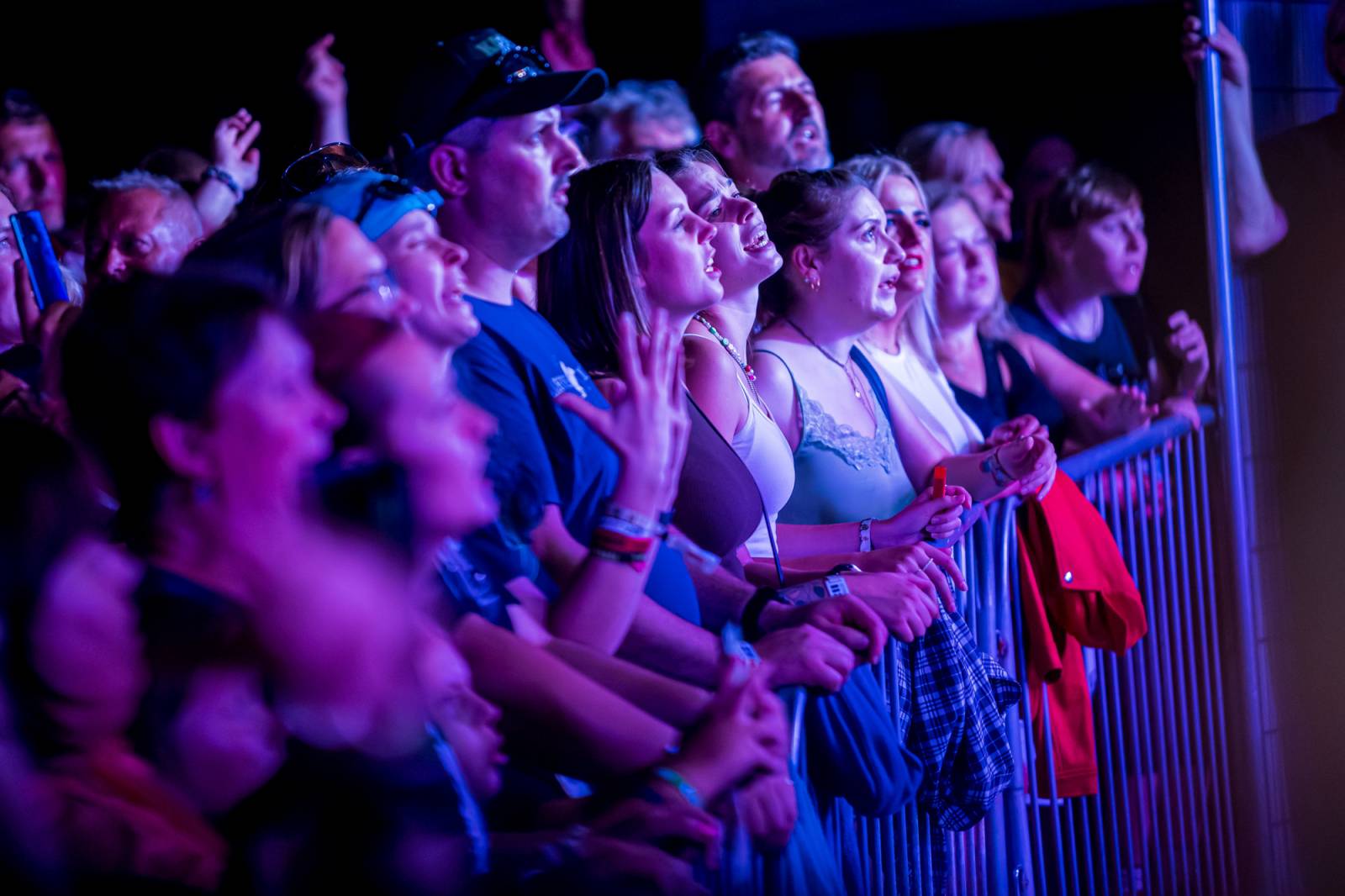 Chinaski v Kutné Hoře neplýtvali slovy, předskakovala jim Martyho Banda