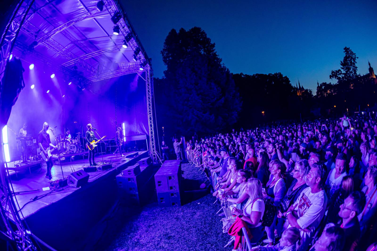 Chinaski v Kutné Hoře neplýtvali slovy, předskakovala jim Martyho Banda