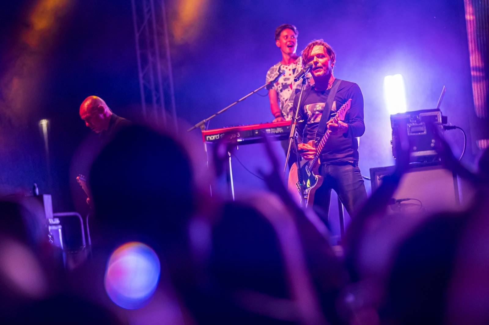 Chinaski v Kutné Hoře neplýtvali slovy, předskakovala jim Martyho Banda