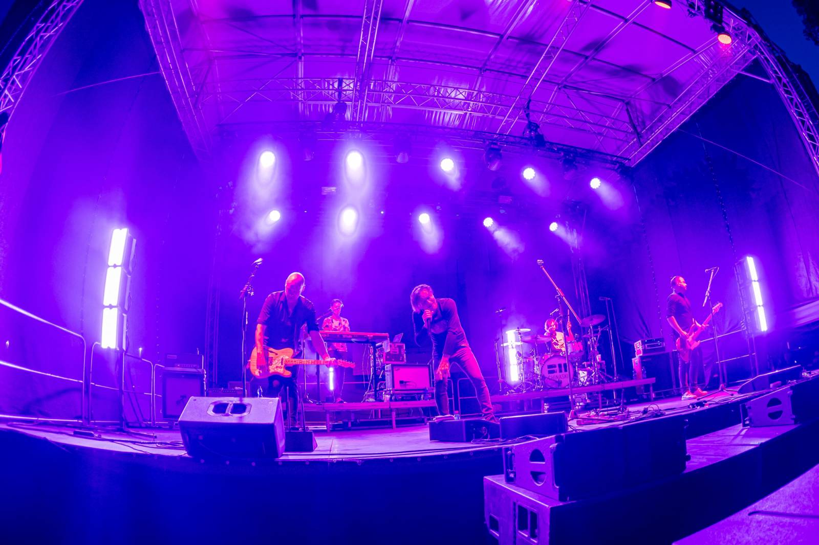 Chinaski v Kutné Hoře neplýtvali slovy, předskakovala jim Martyho Banda