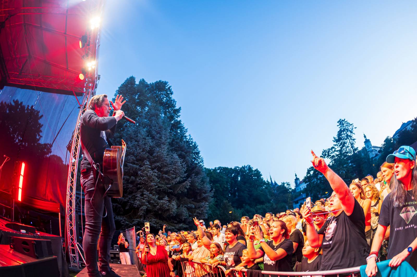 Chinaski v Kutné Hoře neplýtvali slovy, předskakovala jim Martyho Banda