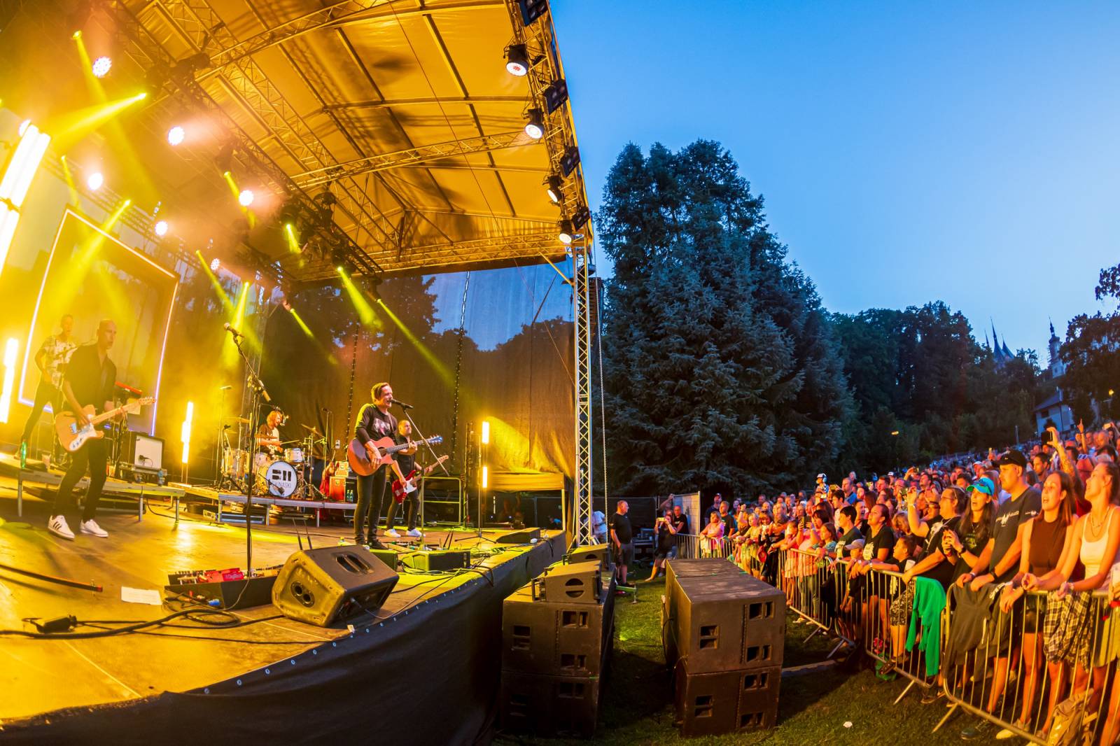 Chinaski v Kutné Hoře neplýtvali slovy, předskakovala jim Martyho Banda