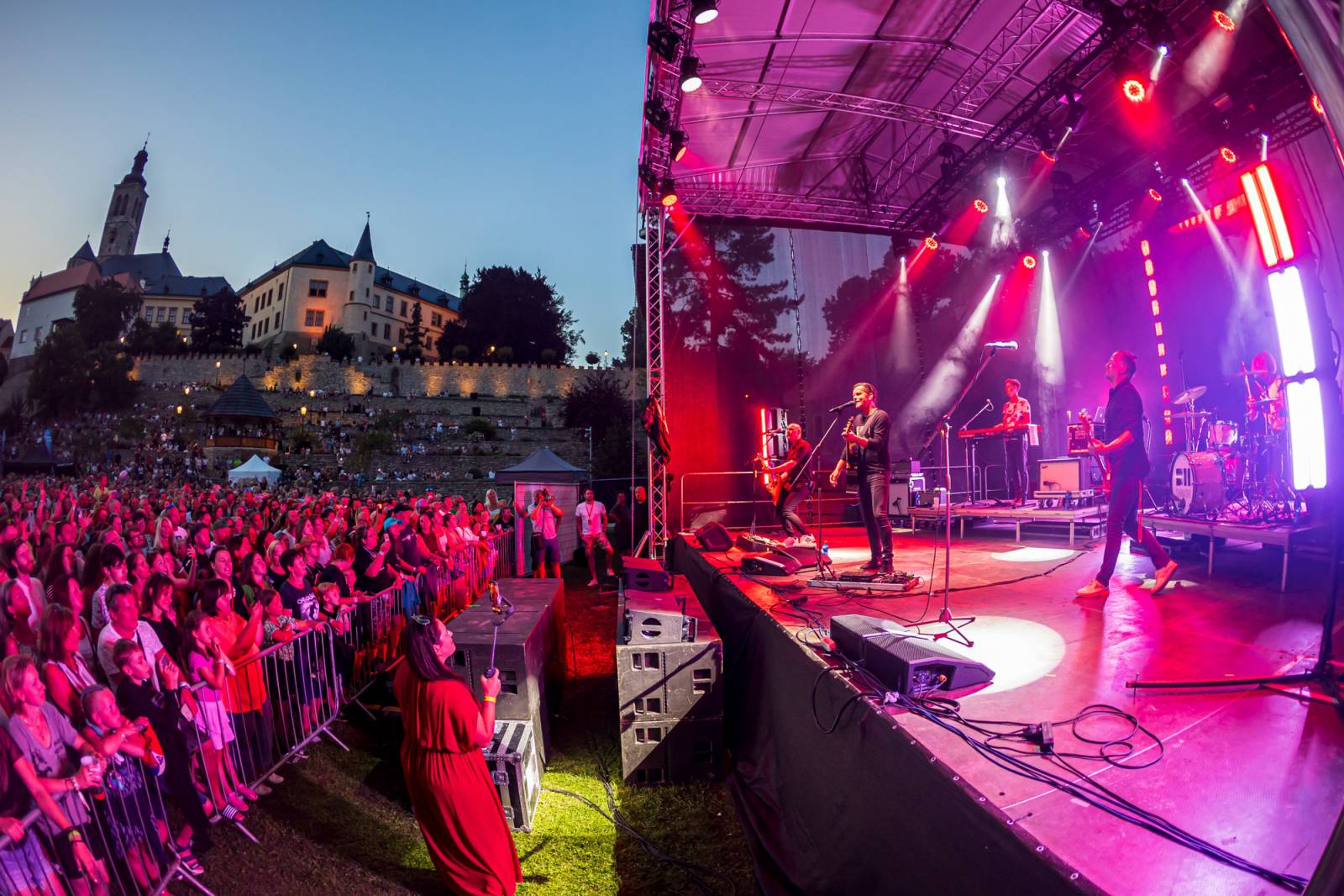 Chinaski v Kutné Hoře neplýtvali slovy, předskakovala jim Martyho Banda