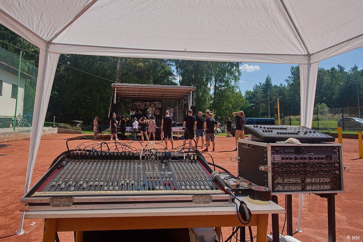 Plzeň bavil Valcha Fest, rockerům hráli Absolutní Neklid, Metalíza i Propast