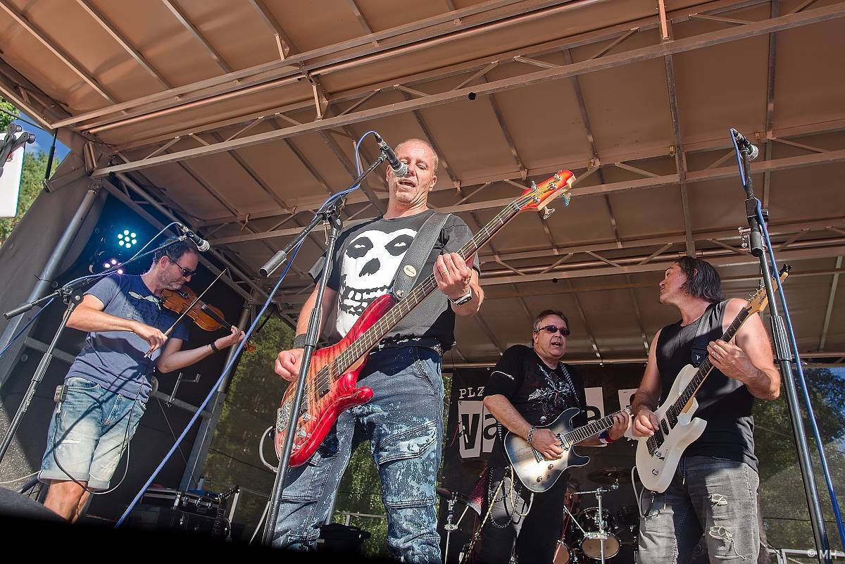 Plzeň bavil Valcha Fest, rockerům hráli Absolutní Neklid, Metalíza i Propast