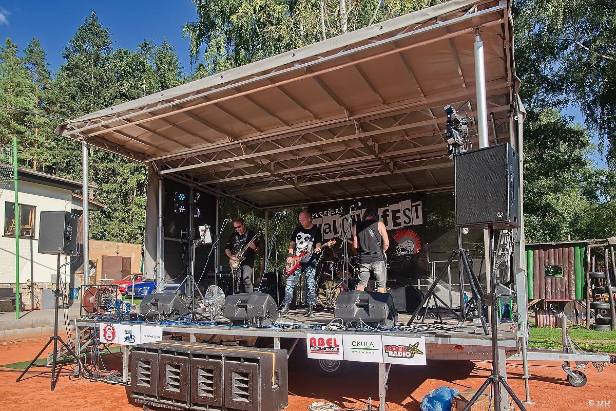 Plzeň bavil Valcha Fest, rockerům hráli Absolutní Neklid, Metalíza i Propast
