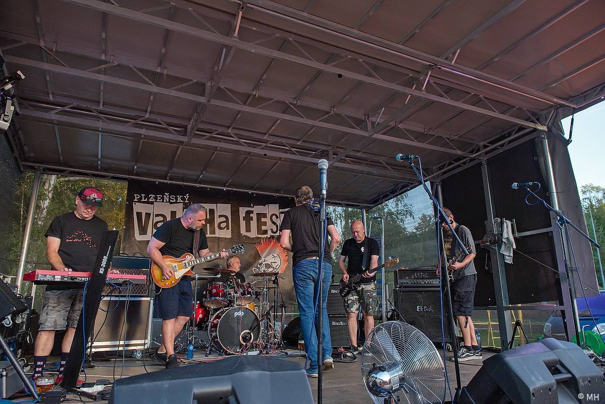 Plzeň bavil Valcha Fest, rockerům hráli Absolutní Neklid, Metalíza i Propast
