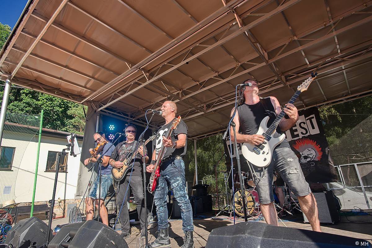 Plzeň bavil Valcha Fest, rockerům hráli Absolutní Neklid, Metalíza i Propast