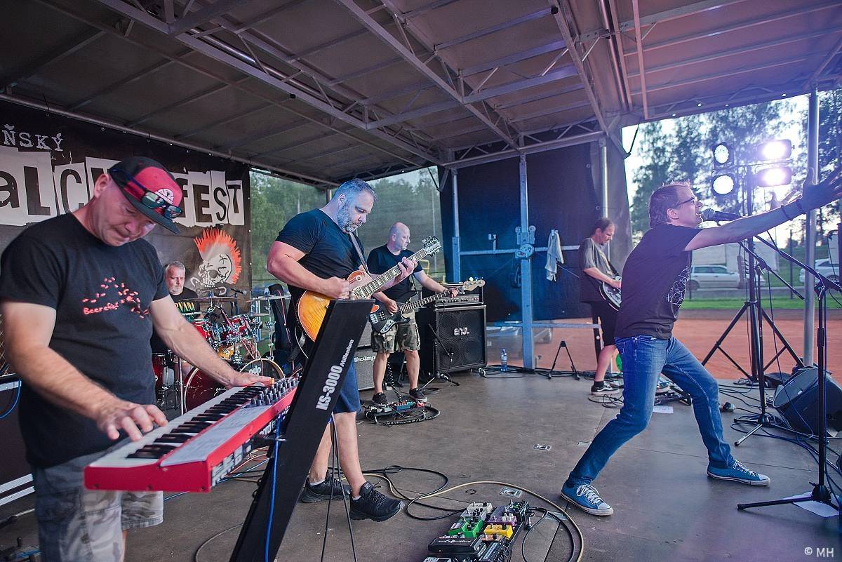 Plzeň bavil Valcha Fest, rockerům hráli Absolutní Neklid, Metalíza i Propast