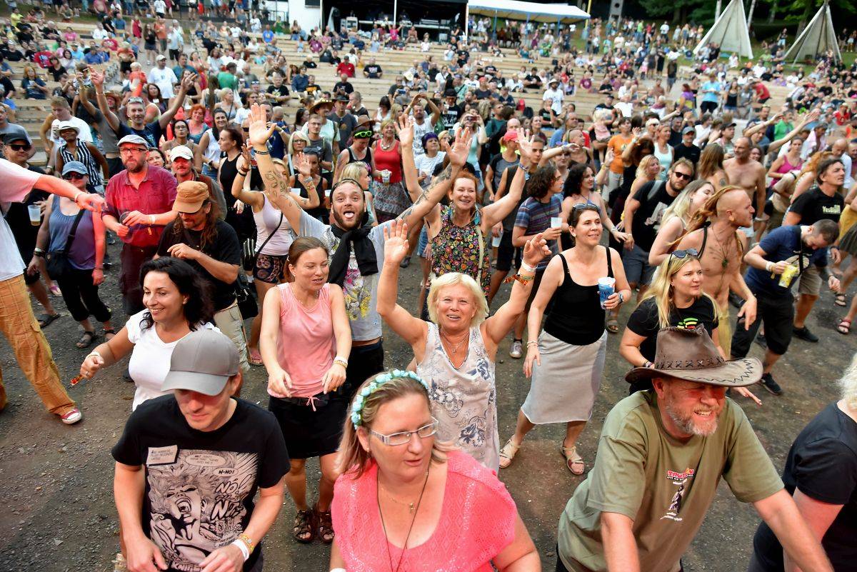 Český Woodstock nezklamal, na TrutnOFF přijeli Waltari, Monkey Business i Visací zámek