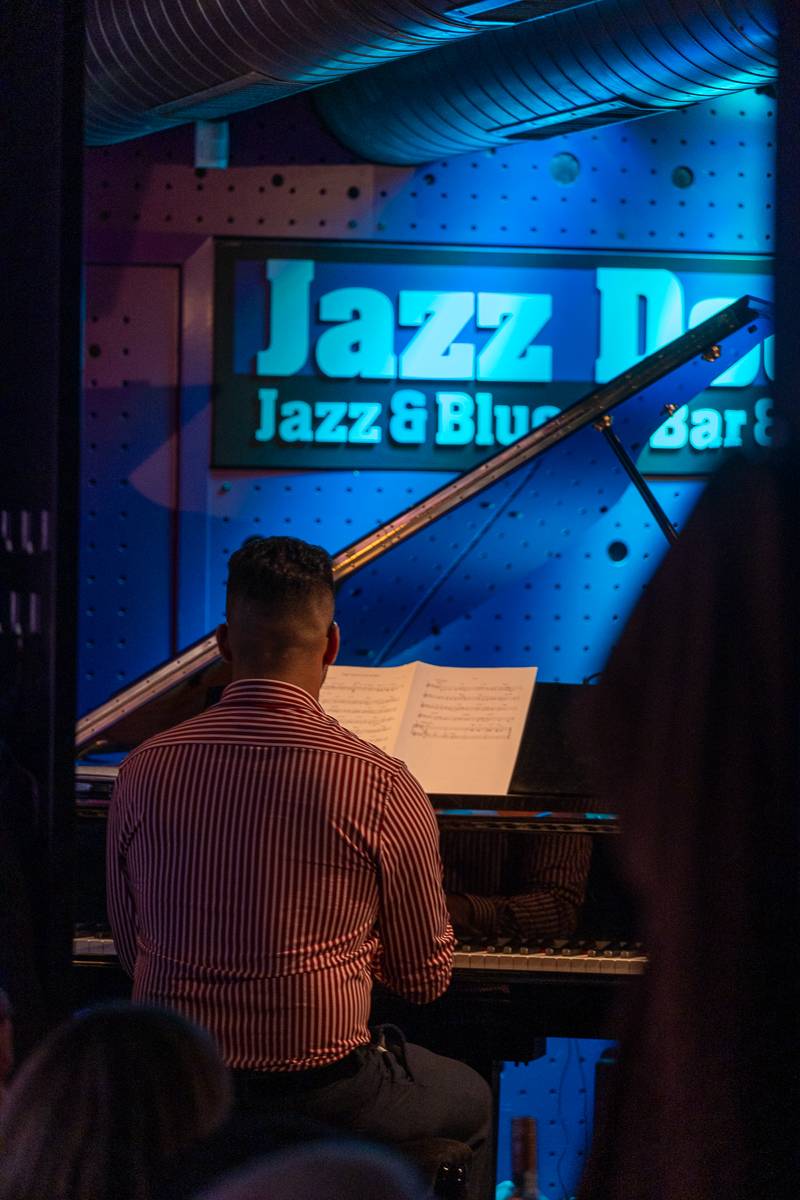 Jazzová smršť v Praze. Petra Ernyei připomněla éru bepopu