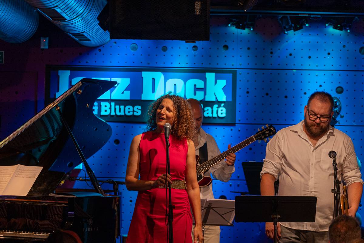 Jazzová smršť v Praze. Petra Ernyei připomněla éru bepopu