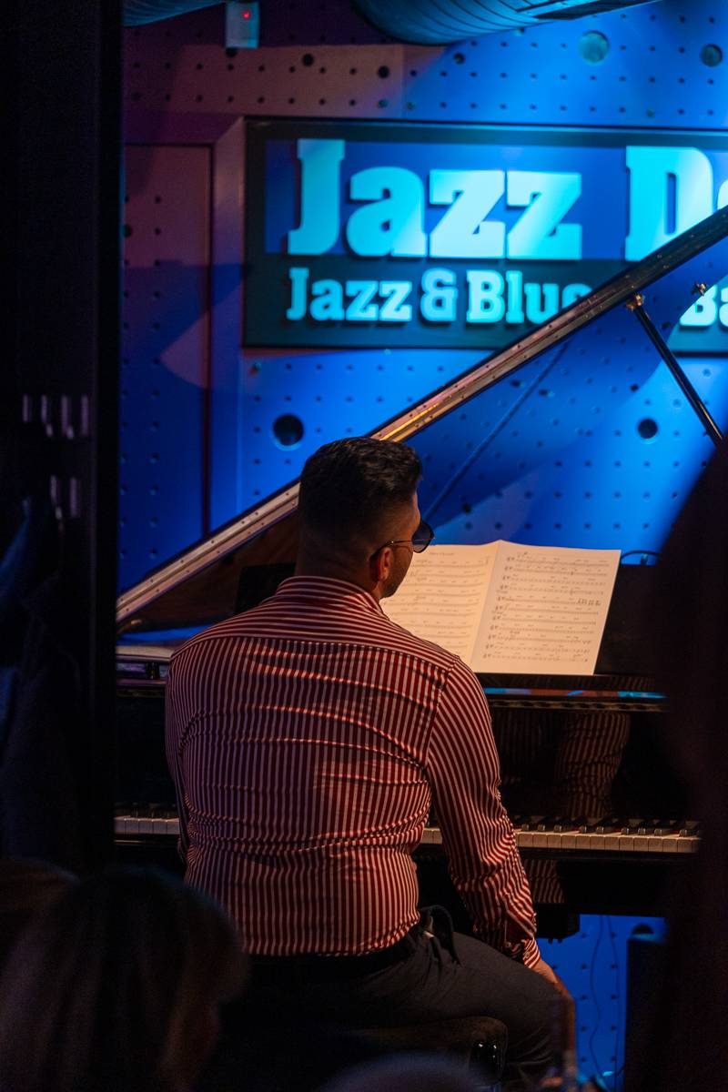 Jazzová smršť v Praze. Petra Ernyei připomněla éru bepopu