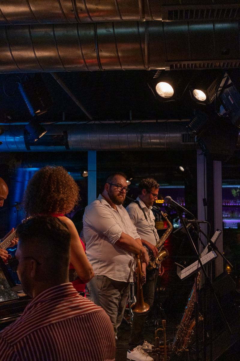 Jazzová smršť v Praze. Petra Ernyei připomněla éru bepopu