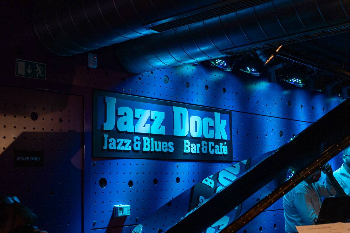 Jazzová smršť v Praze. Petra Ernyei připomněla éru bepopu