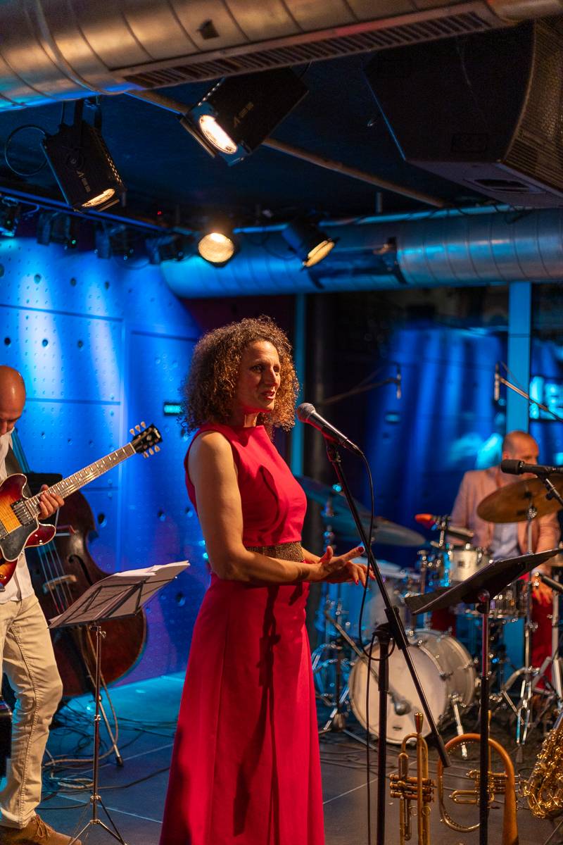 Jazzová smršť v Praze. Petra Ernyei připomněla éru bepopu