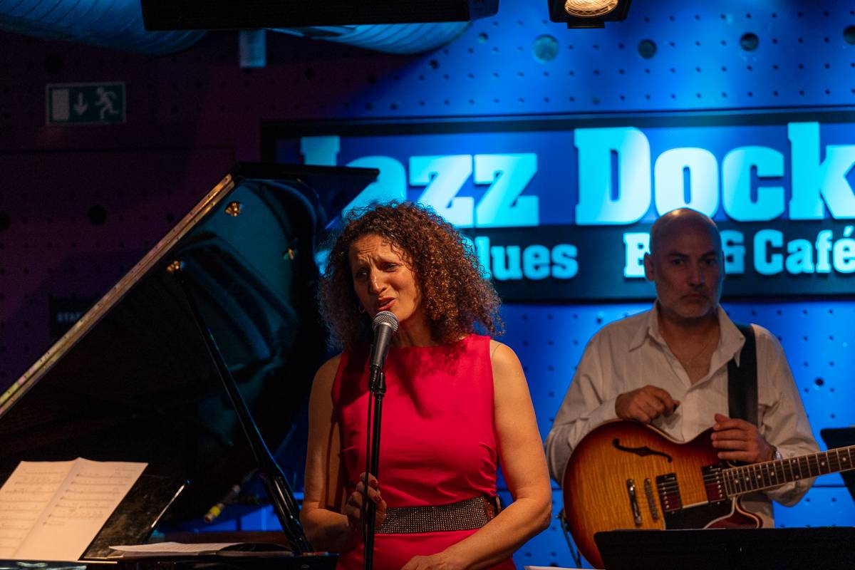 Jazzová smršť v Praze. Petra Ernyei připomněla éru bepopu