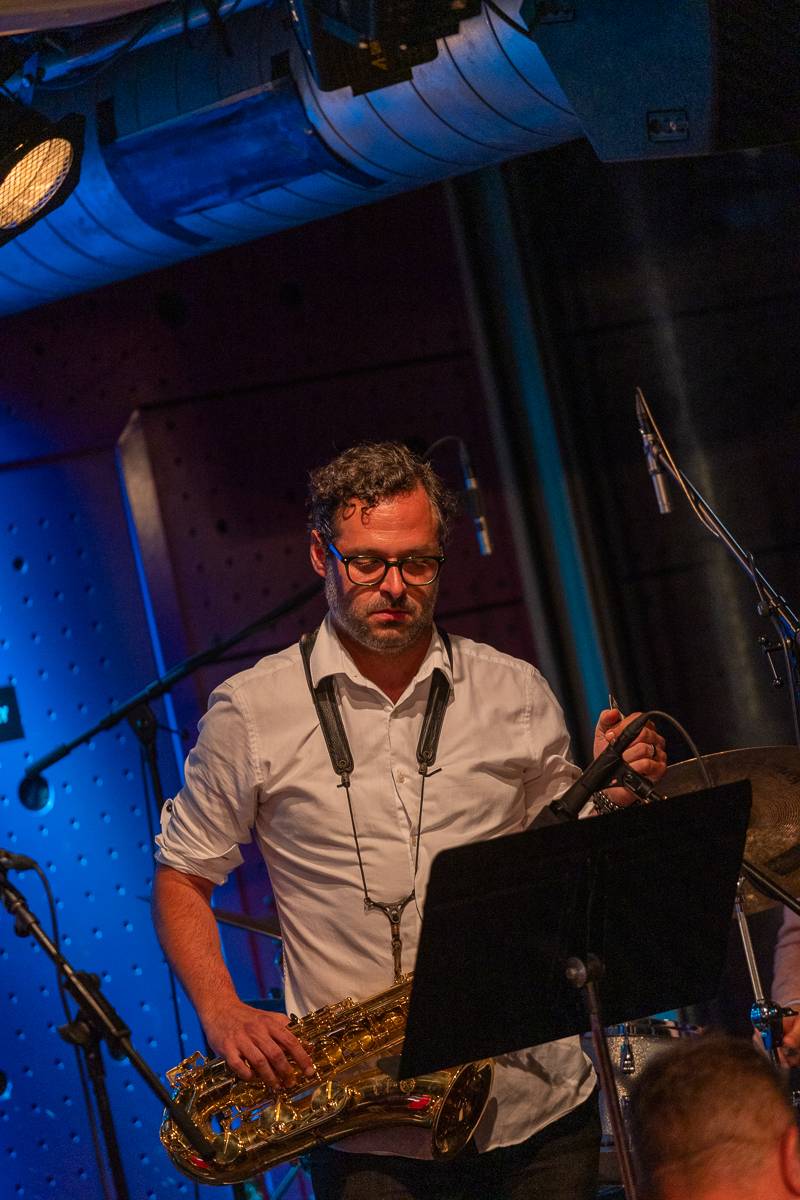 Jazzová smršť v Praze. Petra Ernyei připomněla éru bepopu