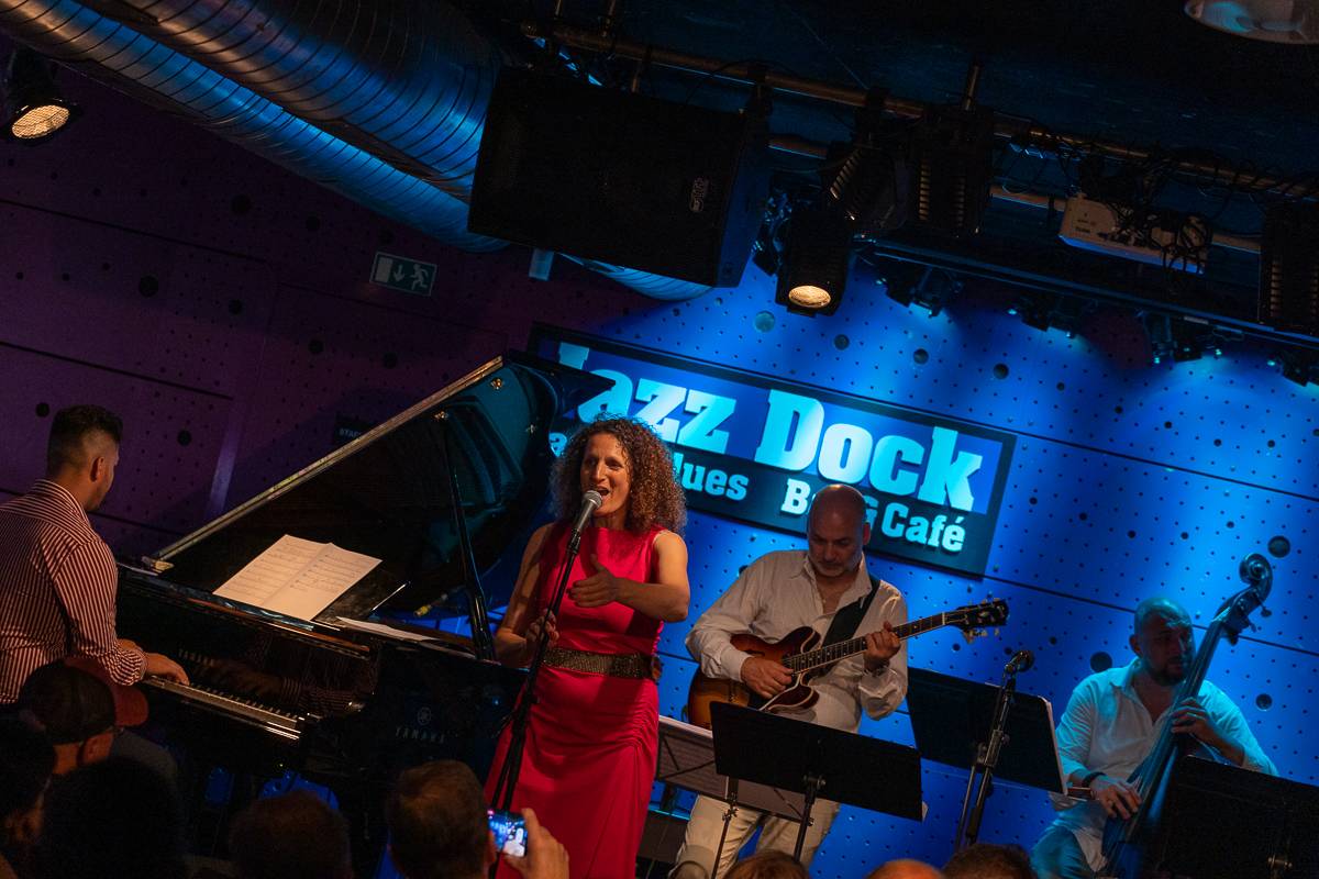 Jazzová smršť v Praze. Petra Ernyei připomněla éru bepopu