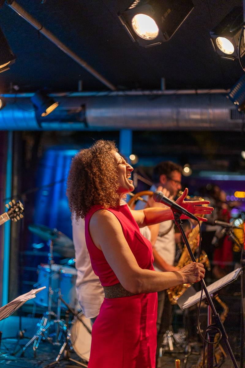 Jazzová smršť v Praze. Petra Ernyei připomněla éru bepopu