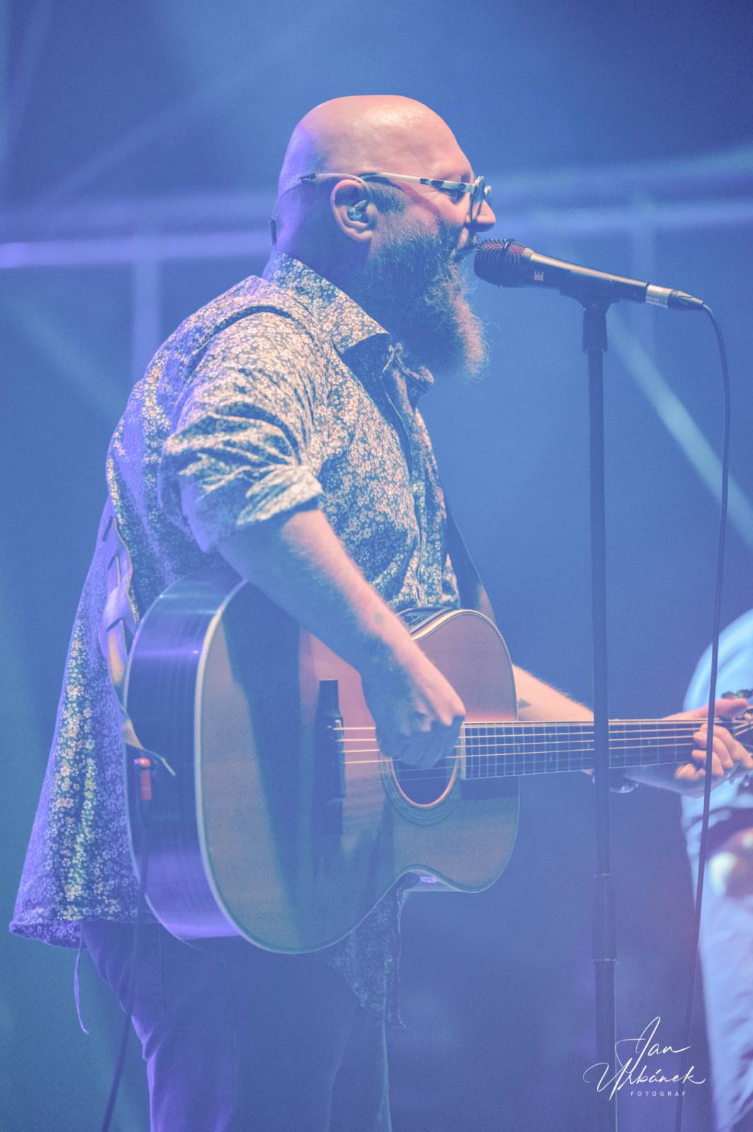 Poletíme? křtili LP Best of do gramofonu, kmotři desku rozsekali sekyrou