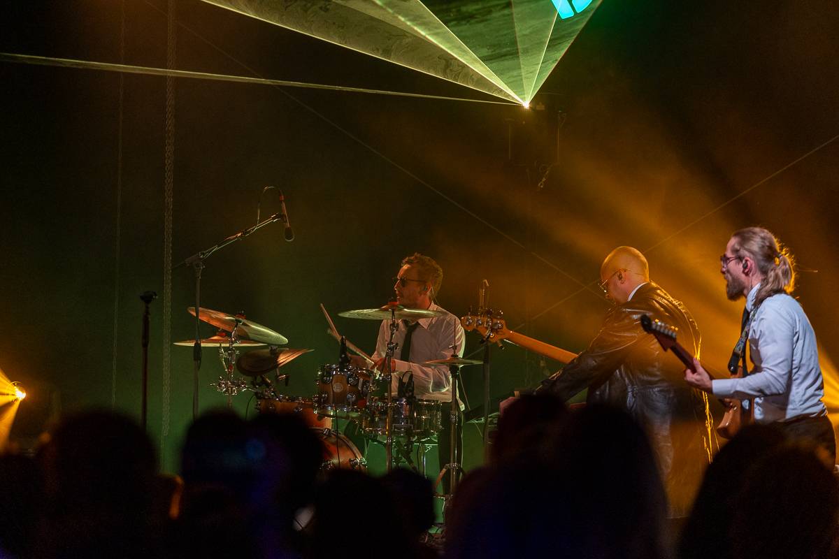 7krát3 rozjařil fanoušky na Občanské plovárně, doprovodil ho Orion