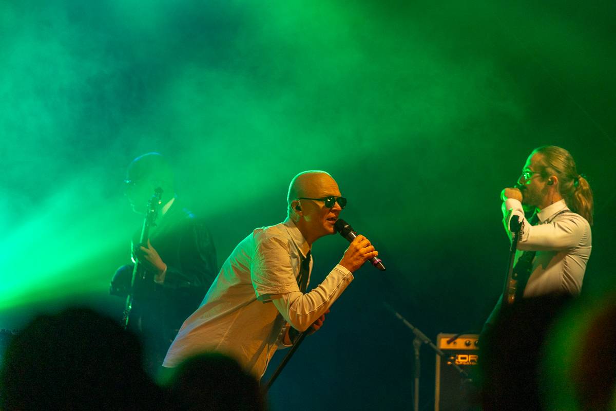 7krát3 rozjařil fanoušky na Občanské plovárně, doprovodil ho Orion