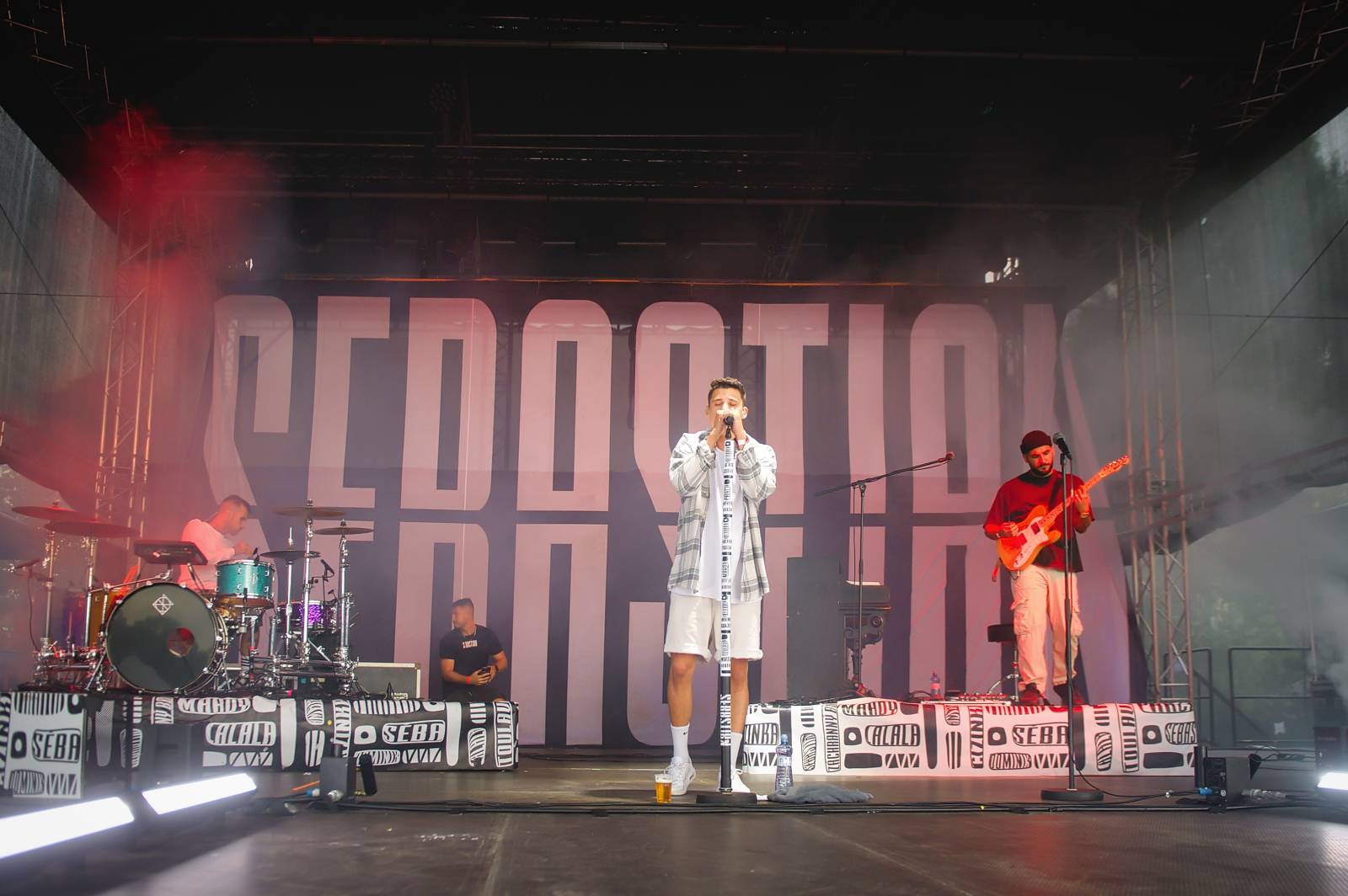 Ewa Farna a Sebastian hráli pro kulturu, třebíčské publikum neodradil ani déšť